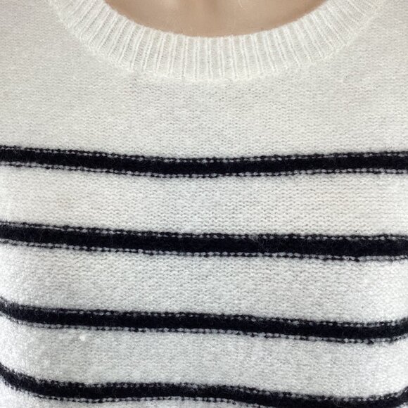 John + Jenn Womens Striped Long Sleeve Sweater Size XS XSmall Crew Neck White/Bl - Picture 8 of 10
